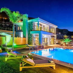 Отель Irida Villa бассейн