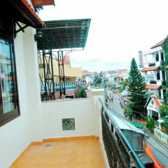 Отель The Sun Homestay балкон