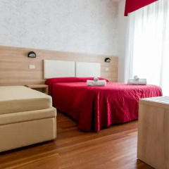 Hotel Monica в номере