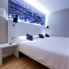 Отель Hostal Bcn Ramblas Стандартный номер с 2 отдельными кроватями фото 10