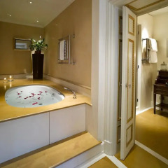 Отель Relais Santa Croce 5* Президентский люкс с различными типами кроватей