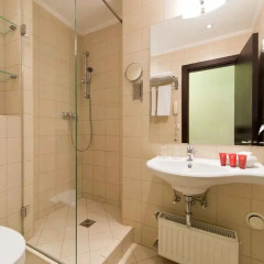Leonardo Hotel Budapest ванная