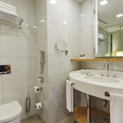 Отель DoubleTree By Hilton Istanbul - Moda 5* Люкс с различными типами кроватей фото 4