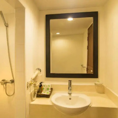 Отель Aonang All Seasons Beach Resort 3* Улучшенный номер с различными типами кроватей