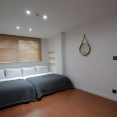 Отель YE'4 Guesthouse 2* Стандартный семейный номер с двуспальной кроватью (общая ванная комната) фото 7