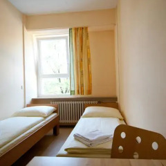 Haus International Hostel Стандартный номер с 2 отдельными кроватями фото 4