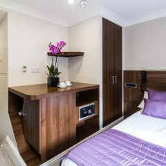 London House Hotel сейф в номере