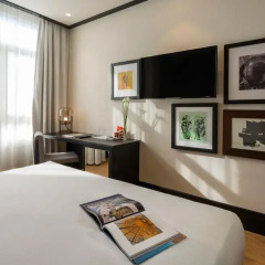 Отель H10 Puerta de Alcalá 4* Стандартный номер с двуспальной кроватью фото 8