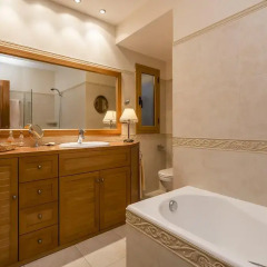 Отель Barcelona4nights Royal Gracia Барселона ванная