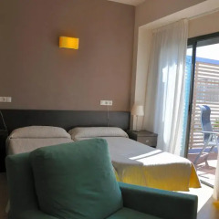 Отель Residencia Universitaria Erasmo 3* Улучшенная студия с различными типами кроватей фото 3