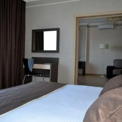 Hotel Gold&Glass Улучшенный семейный номер с разными типами кроватей фото 6