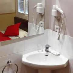 Отель Hostal Bcn Port Барселона ванная