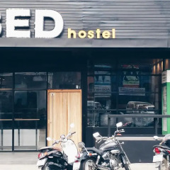Bed Hostel парковка