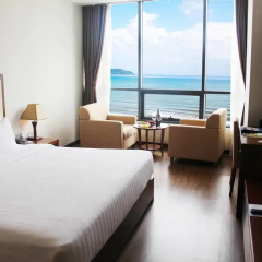 Отель Avatar Danang 3* Улучшенный номер с двуспальной кроватью фото 8