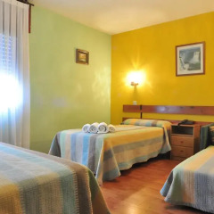 Отель Hostal Europa в номере