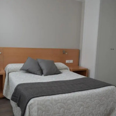 Отель Hostal Alborán Стандартный номер с двуспальной кроватью фото 2