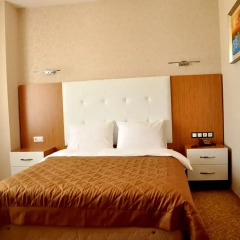 Amazon Aretias Hotel комната для гостей