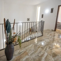 Отель South Olives интерьер отеля