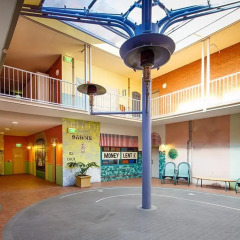 Quality Hotel Dickson парковка