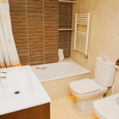 Отель Apartamentos Navas Испания, Барселона - отзывы, цены и фото номеров - забронировать отель Apartamentos Navas онлайн ванная
