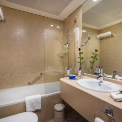 Отель Roda Metha Suites ванная фото 2