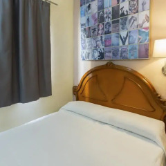 Отель Málaga Inn 2* Стандартный номер с различными типами кроватей (общая ванная комната)