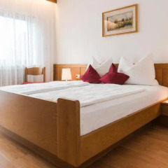 Отель Residence Edith Парчинес комната для гостей