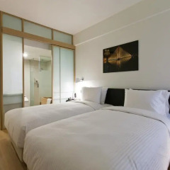 Отель Sotetsu Hotels The Splaisir Seoul Myeong-Dong 4* Улучшенный номер с различными типами кроватей фото 2