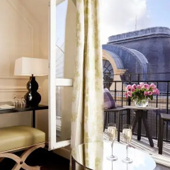 Отель Grand Hôtel Du Palais Royal 5* Улучшенный номер с различными типами кроватей фото 4