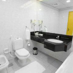 Comfort Inn Hotel 3* Стандартный номер с различными типами кроватей фото 8