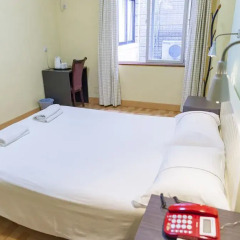 Chengdu Mrs Panda Hostel Номер с общей ванной комнатой с различными типами кроватей (общая ванная комната) фото 2
