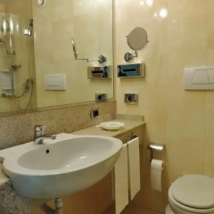 Hotel Tiffany Milano Треццано-суль-Навиглио ванная