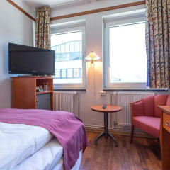 Amalie Hotel 3* Номер категории Эконом с различными типами кроватей фото 5