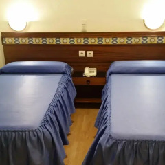 Отель Hostal Felipe V Стандартный номер с 2 отдельными кроватями фото 6