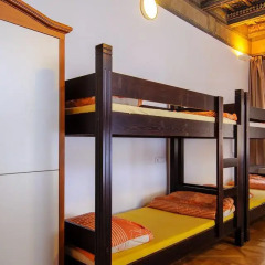 Hostel Santini Prague сейф в номере