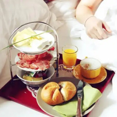 Отель Saint SHERMIN bed, breakfast & champagne в номере