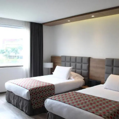 Porton Medellin Hotel 4* Номер категории Эконом с двуспальной кроватью фото 2