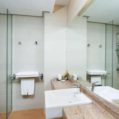 MiCasa Hotel Apartments Managed by AccorHotels ванная фото 2
