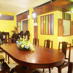 Banthat Thong Hostel
