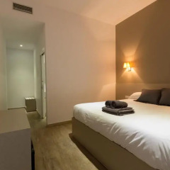 Отель Hostalin Barcelona Pg. de Gràcia 3* Стандартный номер с двуспальной кроватью фото 34