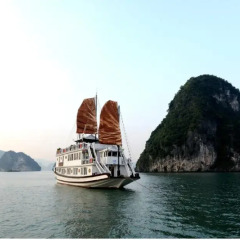 Отель Imperial Classic Cruise Halong 2* Стандартный номер с двуспальной кроватью фото 5