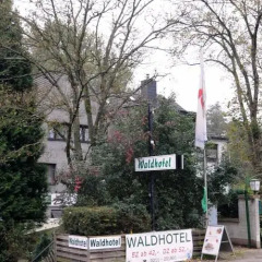 Отель Waldhotel Unterbach парковка