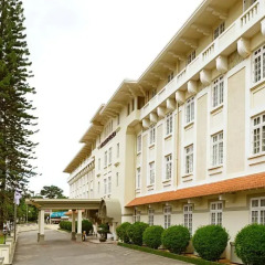 Отель Dalat Du Parc Далат парковка