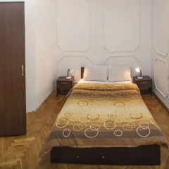 Отель Central GuestRooms Five Corners Улучшенный номер