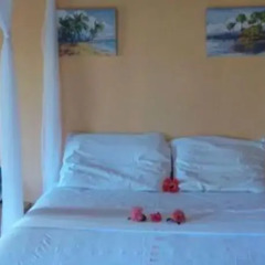 Отель By The Sea Vacation Home And Villa комната для гостей фото 5