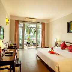 Отель Hoi An Beach Resort 4* Номер Делюкс с различными типами кроватей фото 2