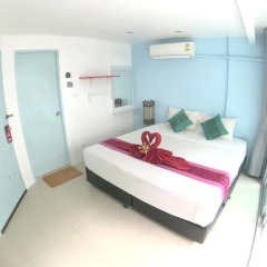 Отель The Room Patong 2* Номер Делюкс с различными типами кроватей фото 8