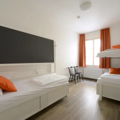 Отель Equity Point Prague Кровать в общем номере с двухъярусной кроватью фото 4