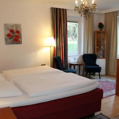 Отель Amadeus Pension 3* Апартаменты с различными типами кроватей