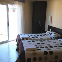 Отель Hostal Sant Sadurní Стандартный номер с 2 отдельными кроватями фото 3